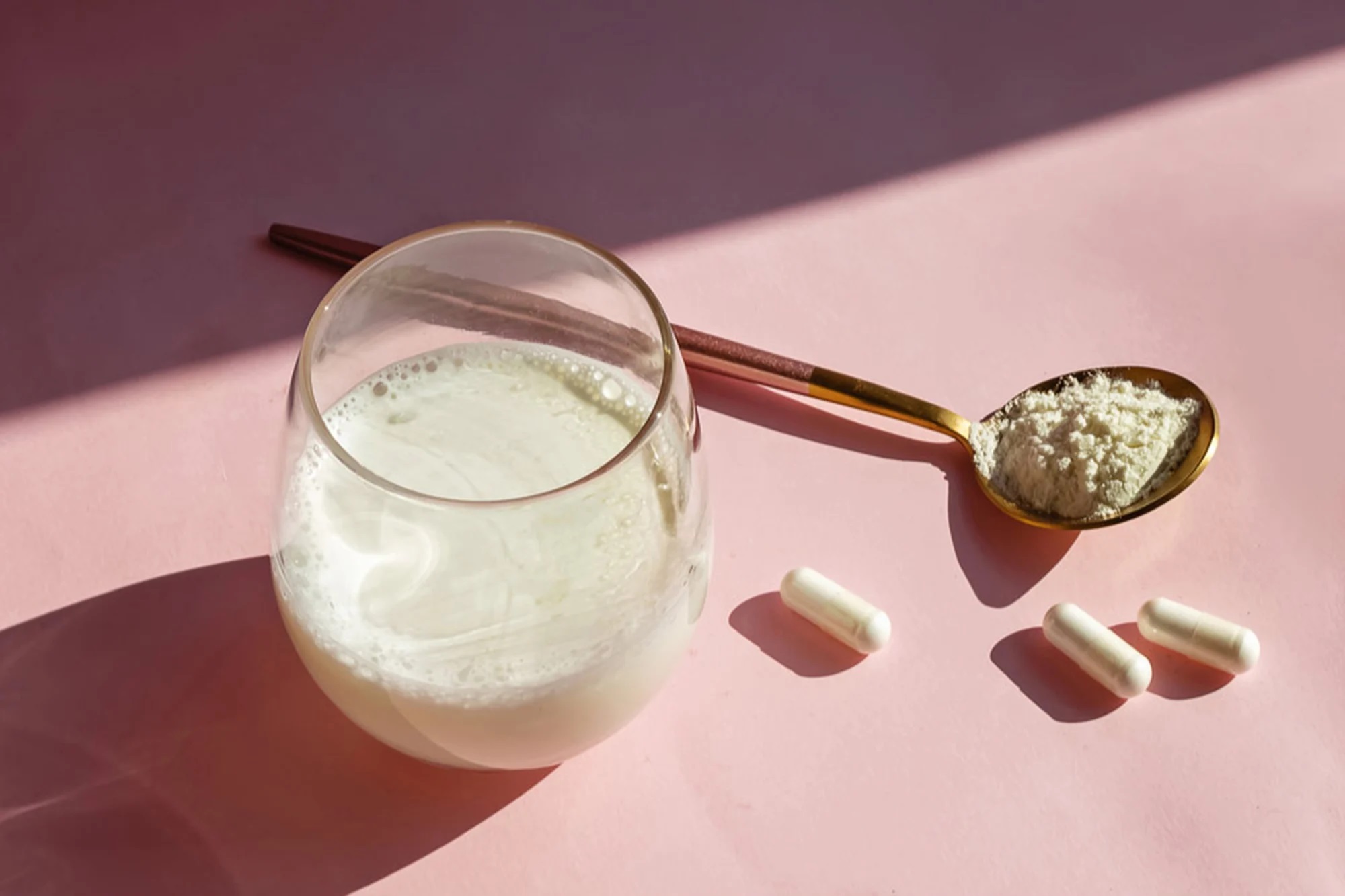 Trên thị trường, có nhiều loại thực phẩm bổ sung collagen dạng nước, bột, viên uống để bạn lựa chọn.