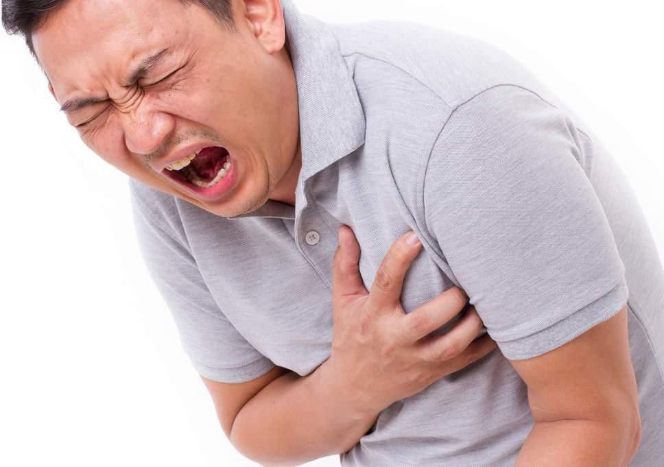 Đau ngực thường chỉ xuất hiện khi hẹp van động mạch chủ mức độ nặng