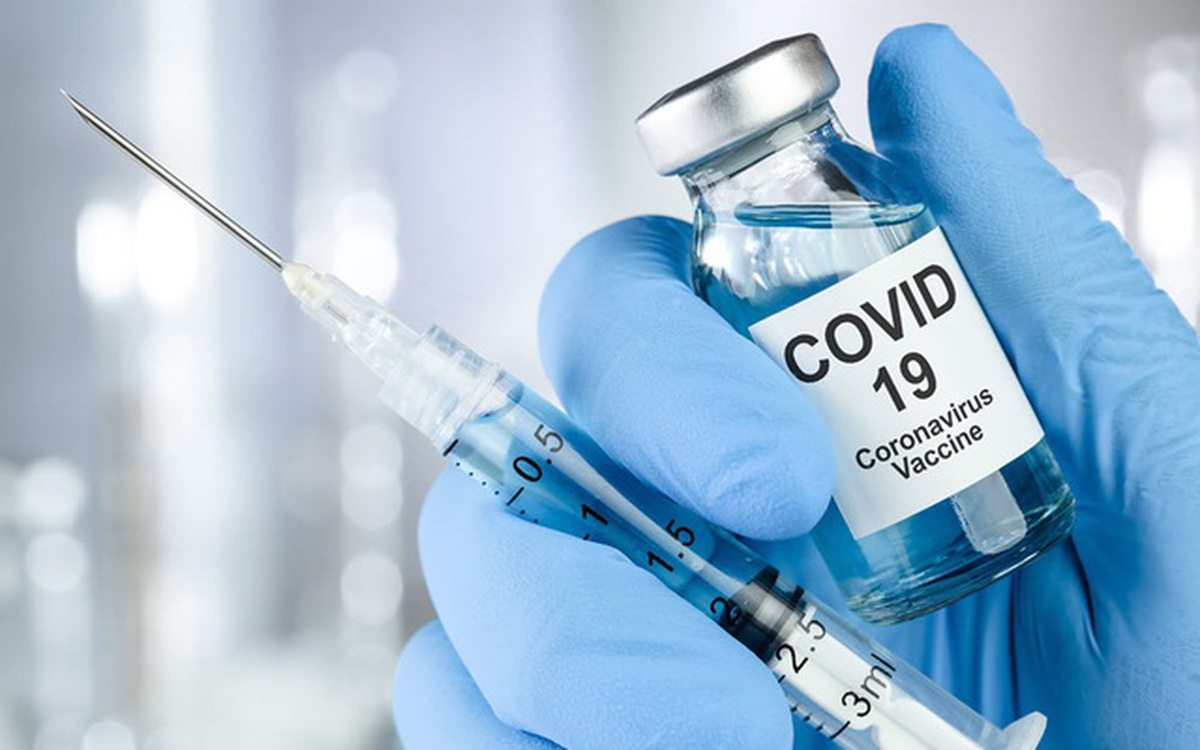 Đẩy mạnh tiêm vaccine COVID-19 để kiểm soát tốt tình hình dịch bệnh.