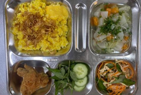 Phần ăn trưa 17/11 của học sinh trường Ischool Nha Trang. Ảnh: Phụ huynh cung cấp