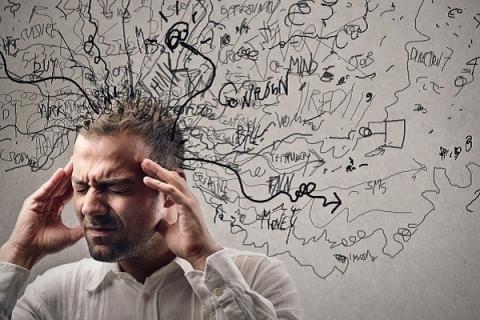 Người bệnh tâm thần phân liệt có thể nghe hoặc nhìn thấy ảo giác. Ảnh (medihub.vn)